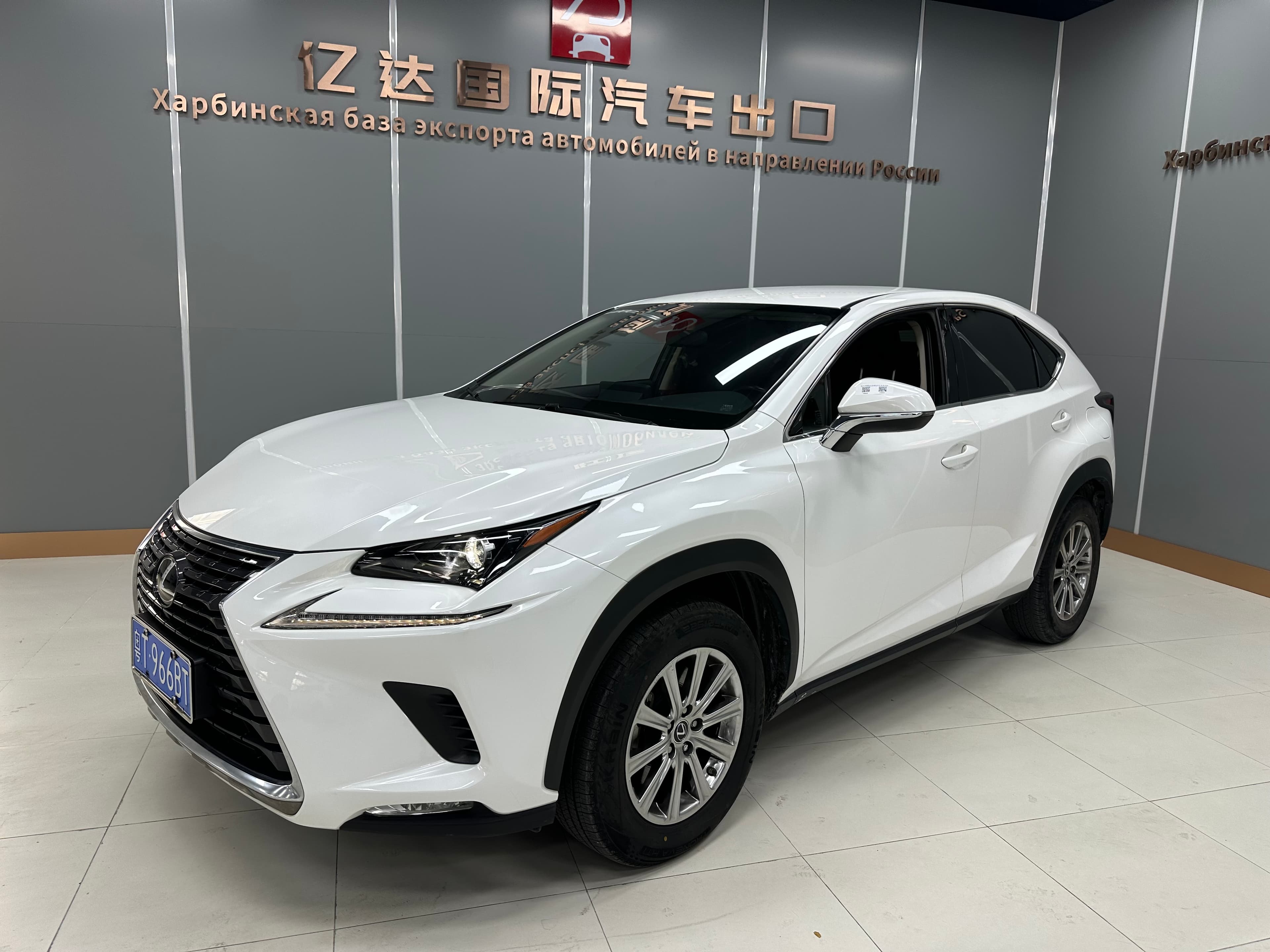 LEXUS NX-200